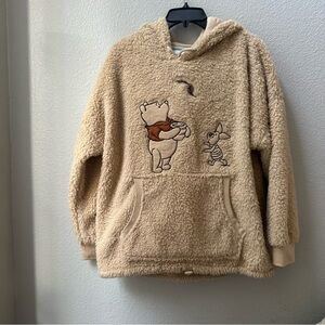 DISNEY Disneyparks Winnie Pooh fuzzy embroidered teddy sweatshirt hoodie M